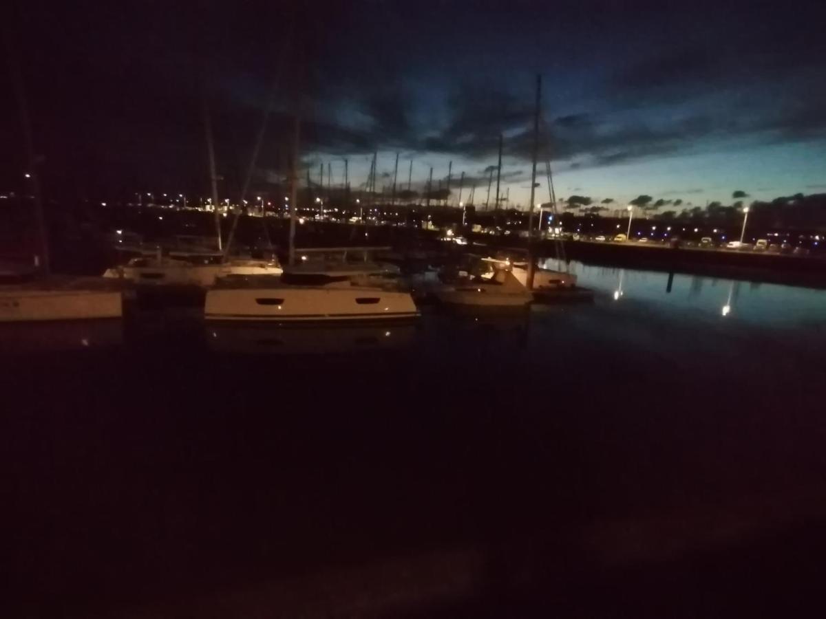 Sejour Insolite Sur Un Yacht. Bateau Hotel A Quai. La Rochelle  Ngoại thất bức ảnh
